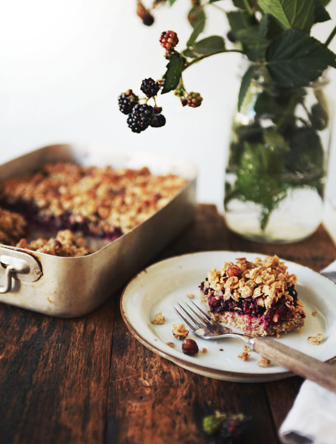 Blackberry Hazelnut Crumble Bars | My New Roots
