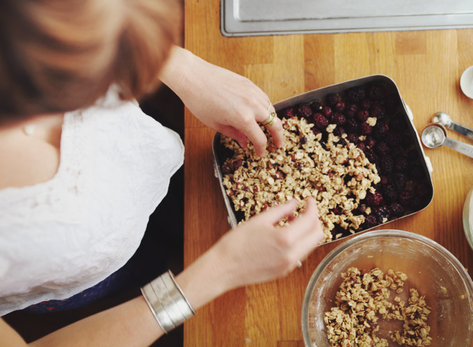 Blackberry Hazelnut Crumble Bars | My New Roots